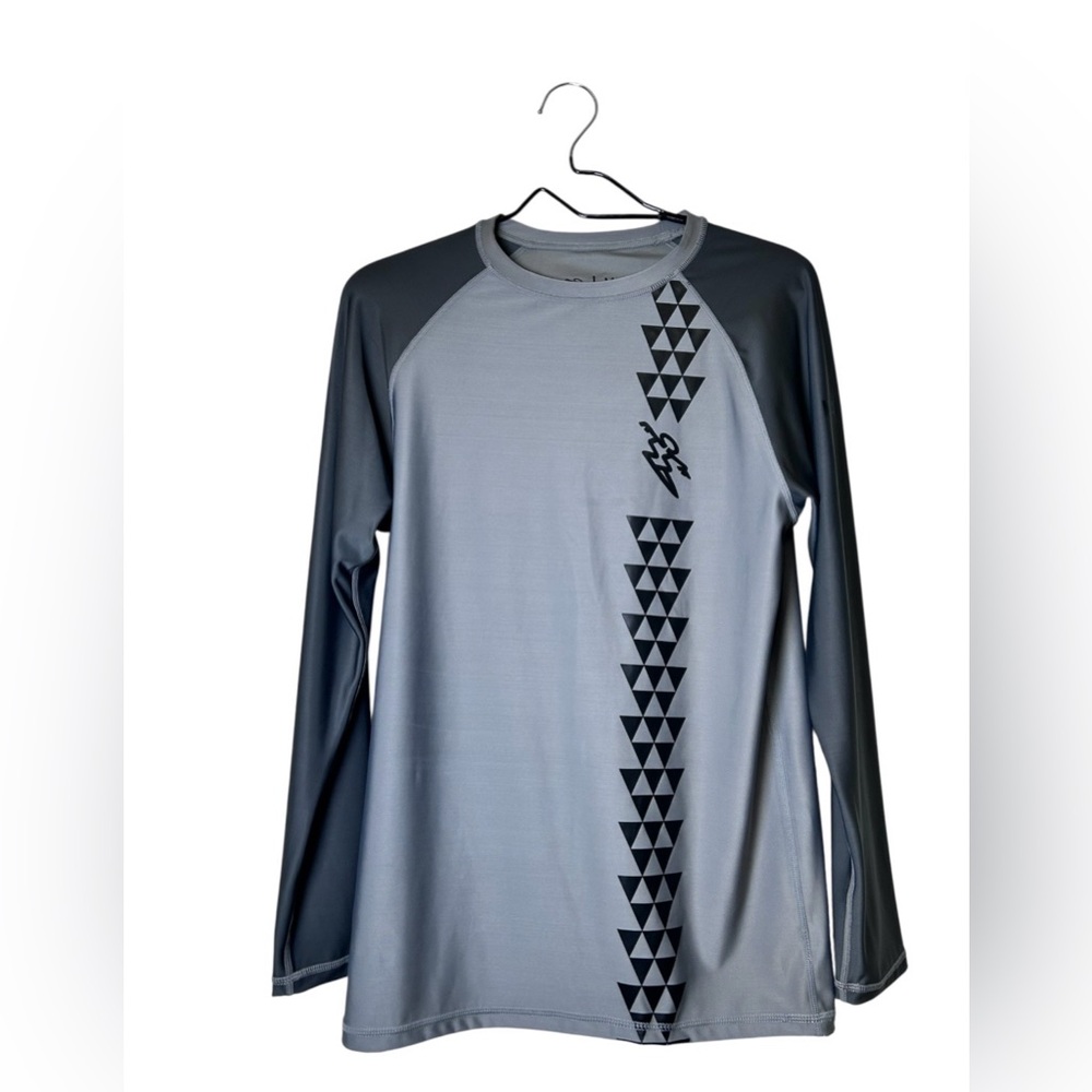 Da Hui Men’s Long Sleeve Rash Guard - Size Medium - Gray/Black Surf Swim Shirt
